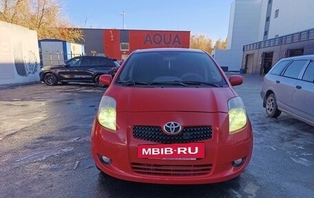 Toyota Yaris III рестайлинг, 2008 год, 600 000 рублей, 2 фотография