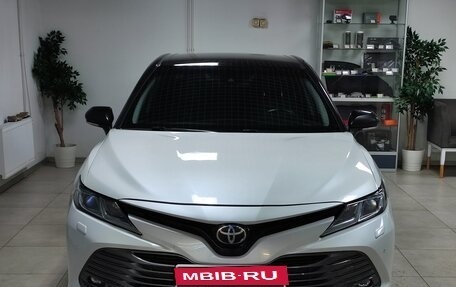 Toyota Camry, 2018 год, 2 690 000 рублей, 3 фотография