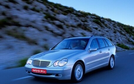 Mercedes-Benz C-Класс, 2003 год, 740 000 рублей, 1 фотография