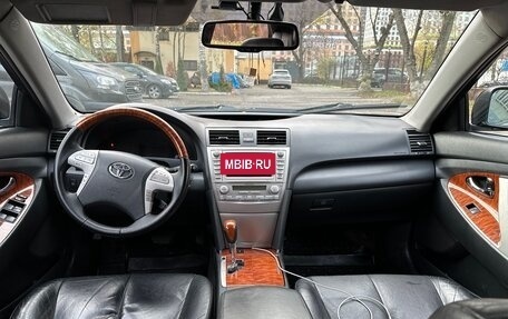 Toyota Camry, 2011 год, 970 000 рублей, 6 фотография