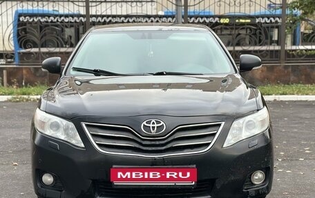 Toyota Camry, 2011 год, 970 000 рублей, 2 фотография