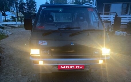 Mitsubishi Delica III, 1988 год, 380 000 рублей, 2 фотография