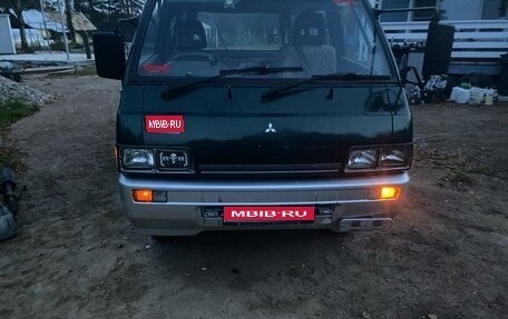 Mitsubishi Delica III, 1988 год, 380 000 рублей, 1 фотография