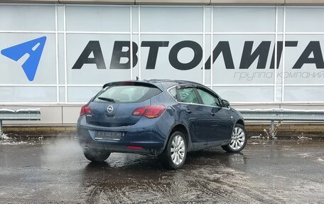 Opel Astra J, 2010 год, 674 000 рублей, 2 фотография