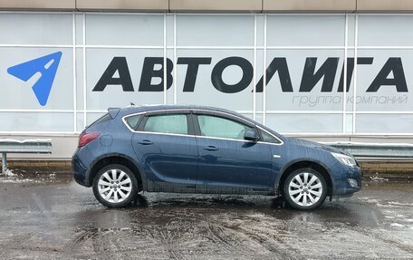 Opel Astra J, 2010 год, 674 000 рублей, 3 фотография