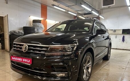 Volkswagen Tiguan II, 2018 год, 3 230 000 рублей, 2 фотография