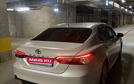 Toyota Camry, 2018 год, 2 800 000 рублей, 12 фотография