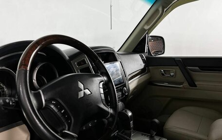 Mitsubishi Pajero IV, 2017 год, 3 170 000 рублей, 13 фотография