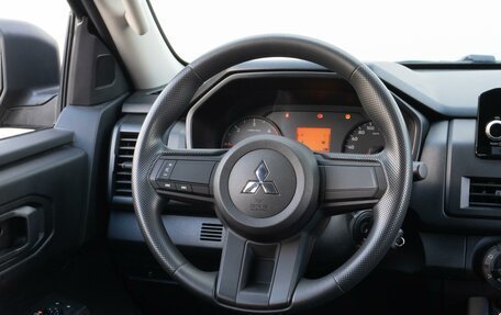 Mitsubishi L200, 2024 год, 4 370 000 рублей, 13 фотография