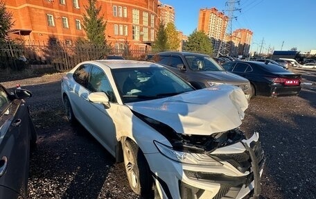 Toyota Camry, 2021 год, 2 300 000 рублей, 1 фотография