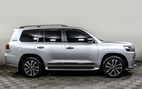 Toyota Land Cruiser 200, 2019 год, 7 990 000 рублей, 4 фотография