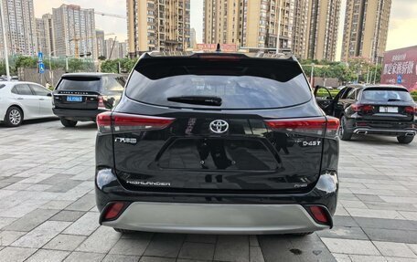 Toyota Highlander, 2022 год, 5 330 000 рублей, 7 фотография