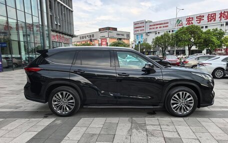 Toyota Highlander, 2022 год, 5 330 000 рублей, 18 фотография