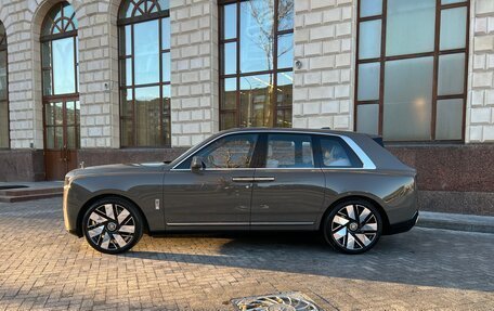 Rolls-Royce Cullinan, 2024 год, 99 000 000 рублей, 4 фотография