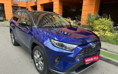 Toyota RAV4, 2021 год, 3 800 000 рублей, 4 фотография