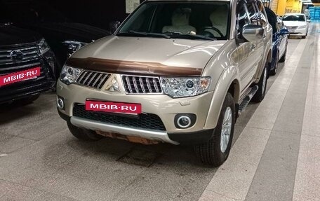 Mitsubishi Pajero Sport II рестайлинг, 2011 год, 1 700 000 рублей, 3 фотография