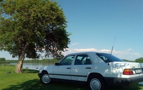 Mercedes-Benz W124, 1986 год, 750 000 рублей, 9 фотография