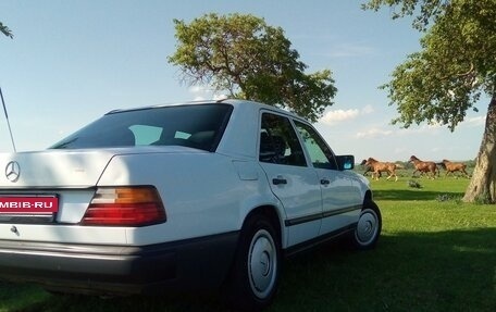 Mercedes-Benz W124, 1986 год, 750 000 рублей, 7 фотография