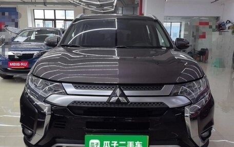 Mitsubishi Outlander III рестайлинг 3, 2020 год, 1 933 000 рублей, 2 фотография