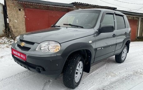 Chevrolet Niva I рестайлинг, 2019 год, 1 000 000 рублей, 2 фотография