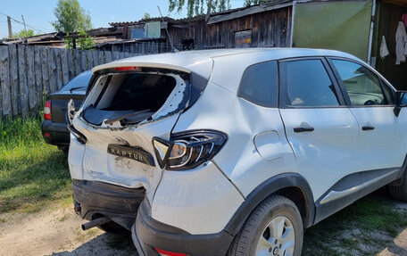 Renault Kaptur I рестайлинг, 2017 год, 1 000 000 рублей, 4 фотография