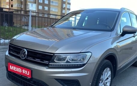 Volkswagen Tiguan II, 2017 год, 2 425 000 рублей, 1 фотография