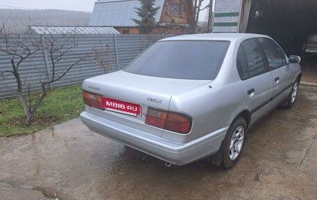 Nissan Primera II рестайлинг, 1991 год, 220 000 рублей, 3 фотография