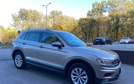 Volkswagen Tiguan II, 2017 год, 2 425 000 рублей, 6 фотография