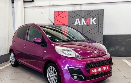 Peugeot 107 I рестайлинг, 2013 год, 597 500 рублей, 2 фотография