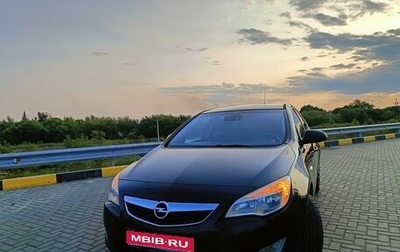 Opel Astra J, 2011 год, 830 000 рублей, 1 фотография