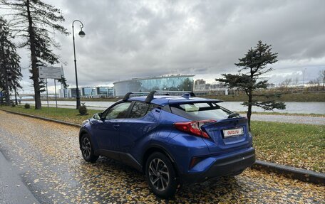 Toyota C-HR I рестайлинг, 2020 год, 2 700 000 рублей, 5 фотография