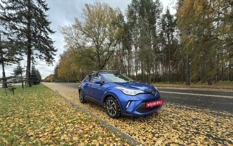 Toyota C-HR I рестайлинг, 2020 год, 2 700 000 рублей, 10 фотография