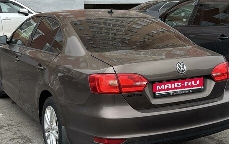 Volkswagen Jetta VI, 2012 год, 1 000 000 рублей, 2 фотография