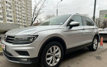 Volkswagen Tiguan II, 2018 год, 2 870 000 рублей, 3 фотография