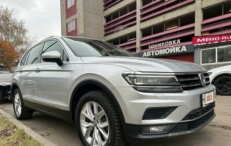 Volkswagen Tiguan II, 2018 год, 2 870 000 рублей, 2 фотография