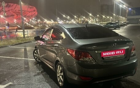 Hyundai Solaris II рестайлинг, 2012 год, 1 000 000 рублей, 2 фотография