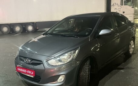 Hyundai Solaris II рестайлинг, 2012 год, 1 000 000 рублей, 3 фотография