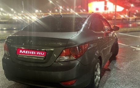 Hyundai Solaris II рестайлинг, 2012 год, 1 000 000 рублей, 4 фотография