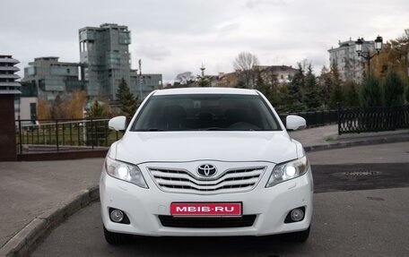 Toyota Camry, 2010 год, 1 690 000 рублей, 2 фотография