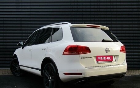 Volkswagen Touareg III, 2011 год, 2 600 000 рублей, 22 фотография