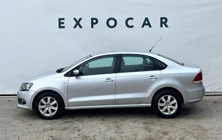 Volkswagen Polo VI (EU Market), 2011 год, 860 000 рублей, 2 фотография