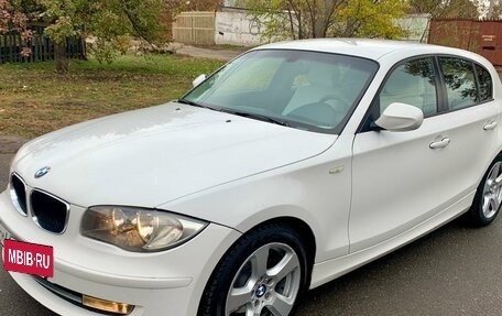 BMW 1 серия, 2010 год, 927 000 рублей, 16 фотография