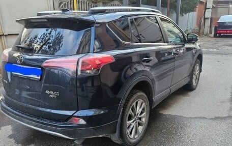 Toyota RAV4, 2018 год, 2 950 000 рублей, 2 фотография