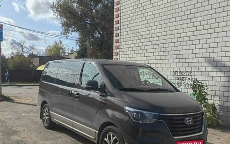 Hyundai H-1 II рестайлинг, 2019 год, 2 995 000 рублей, 3 фотография