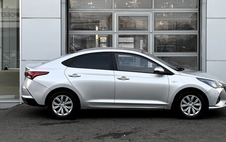 Hyundai Solaris II рестайлинг, 2021 год, 1 780 000 рублей, 4 фотография