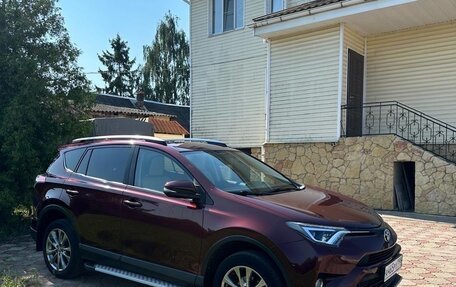 Toyota RAV4, 2018 год, 3 650 000 рублей, 2 фотография