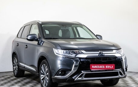 Mitsubishi Outlander III рестайлинг 3, 2020 год, 2 490 000 рублей, 3 фотография