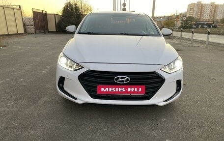 Hyundai Elantra VI рестайлинг, 2016 год, 1 999 000 рублей, 7 фотография