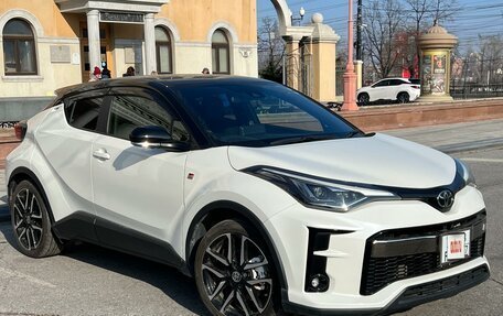 Toyota C-HR I рестайлинг, 2020 год, 2 600 000 рублей, 2 фотография