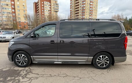 Hyundai Grand Starex Grand Starex I рестайлинг 2, 2019 год, 4 000 000 рублей, 3 фотография